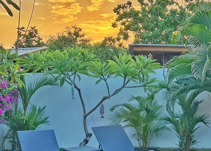 Rocher - Modern 3 Bedroom Batu Belig 3 Min Villa Seminyak