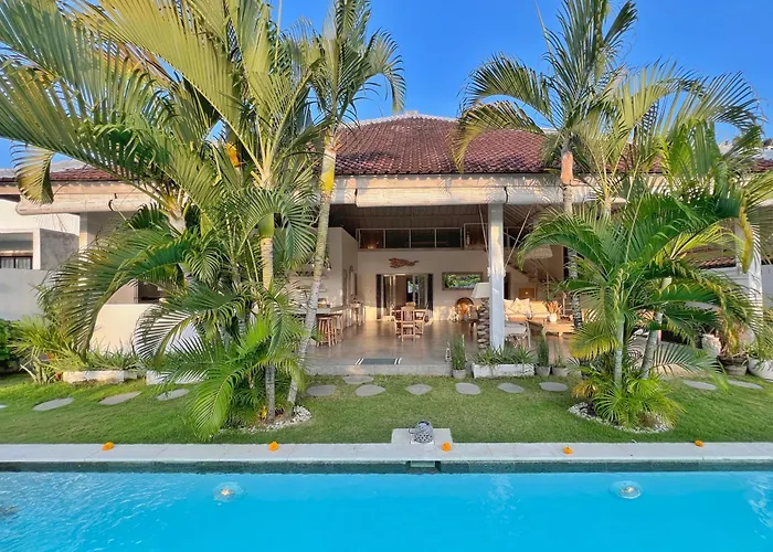 Rocher - Modern 3 Bedroom Batu Belig 3 Min Villa *