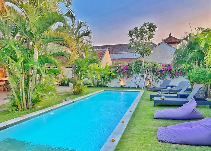 Villa Rocher - Modern 3 Bedroom Batu Belig 3 Min Seminyak