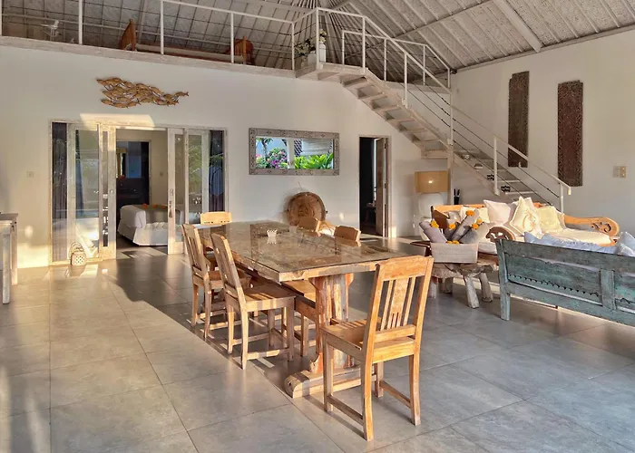 Rocher - Modern 3 Bedroom Batu Belig 3 Min Seminyak
