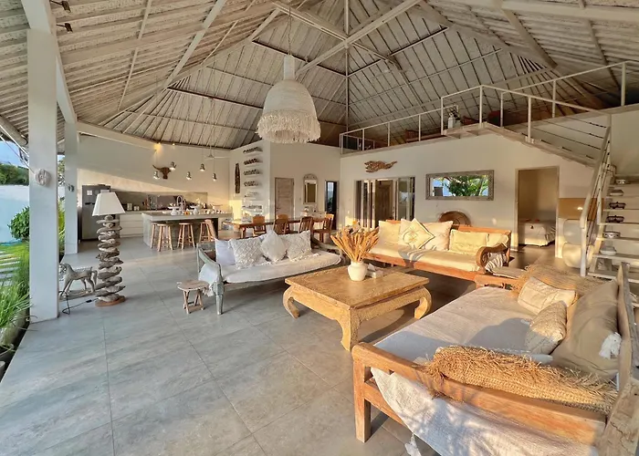 Rocher - Modern 3 Bedroom Batu Belig 3 Min Villa *